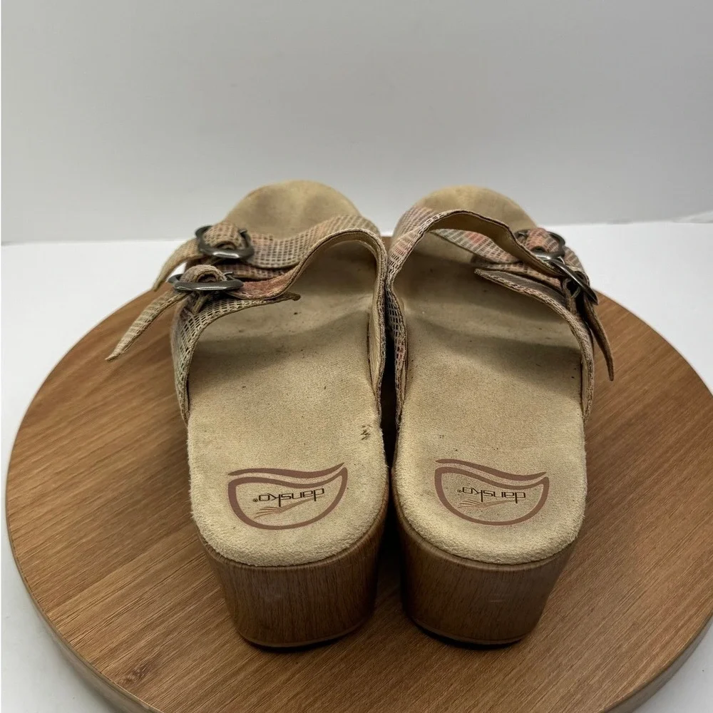 Dansko good flaws